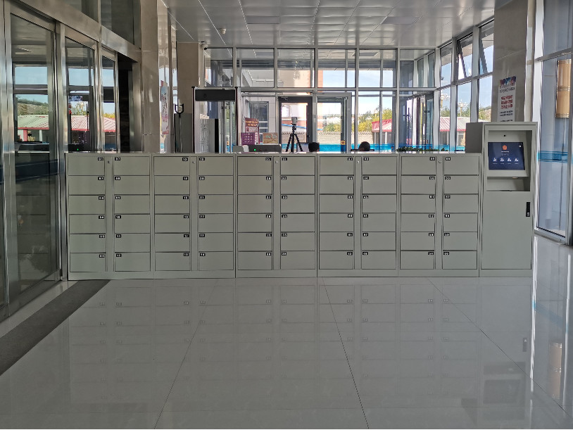 内蒙古卓资县人民法院安装天瑞恒安文件流转柜完善现代化办公办案设施
